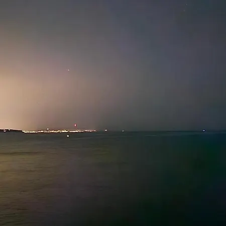 C Sunlight Apartman *